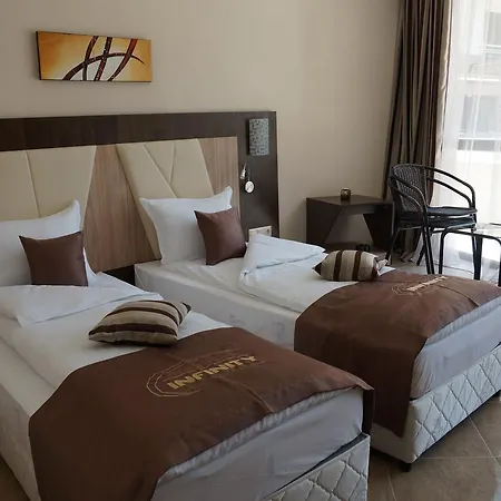Ξενοδοχείο Infinity Park 5*